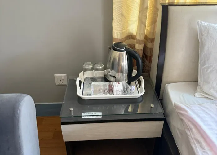 Home Guest House 招待所 *