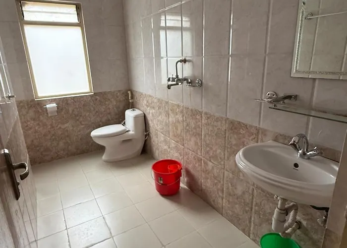 Home Guest House 招待所 *